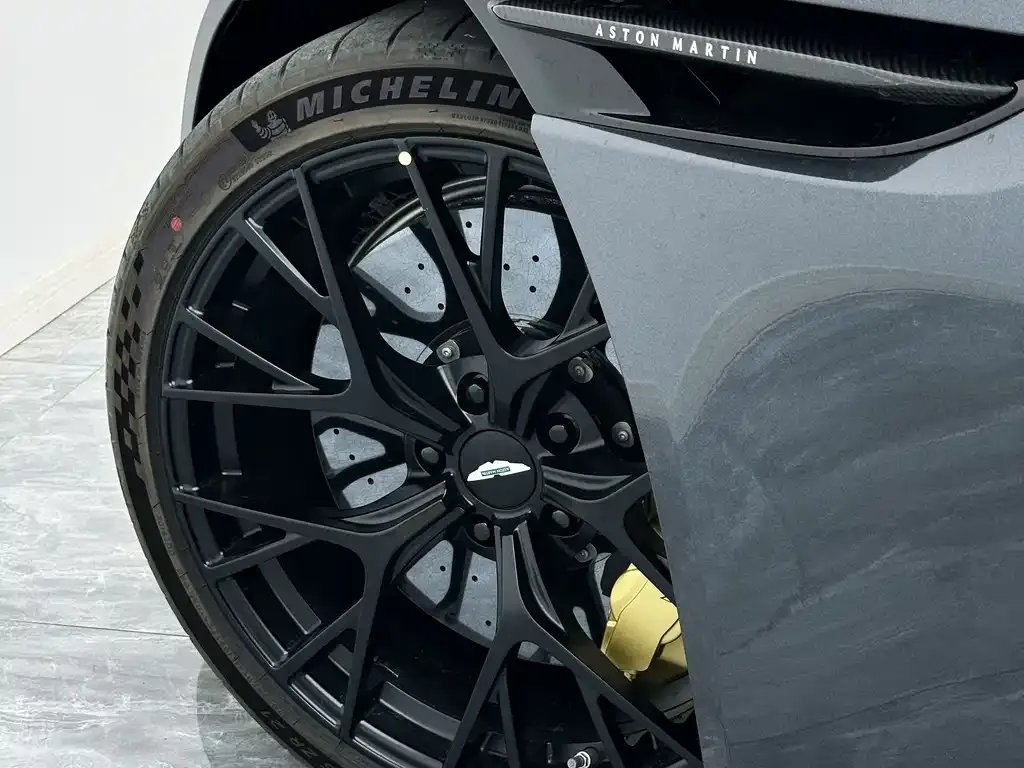 Aston Martin DB12 2026 из CN, фото 7