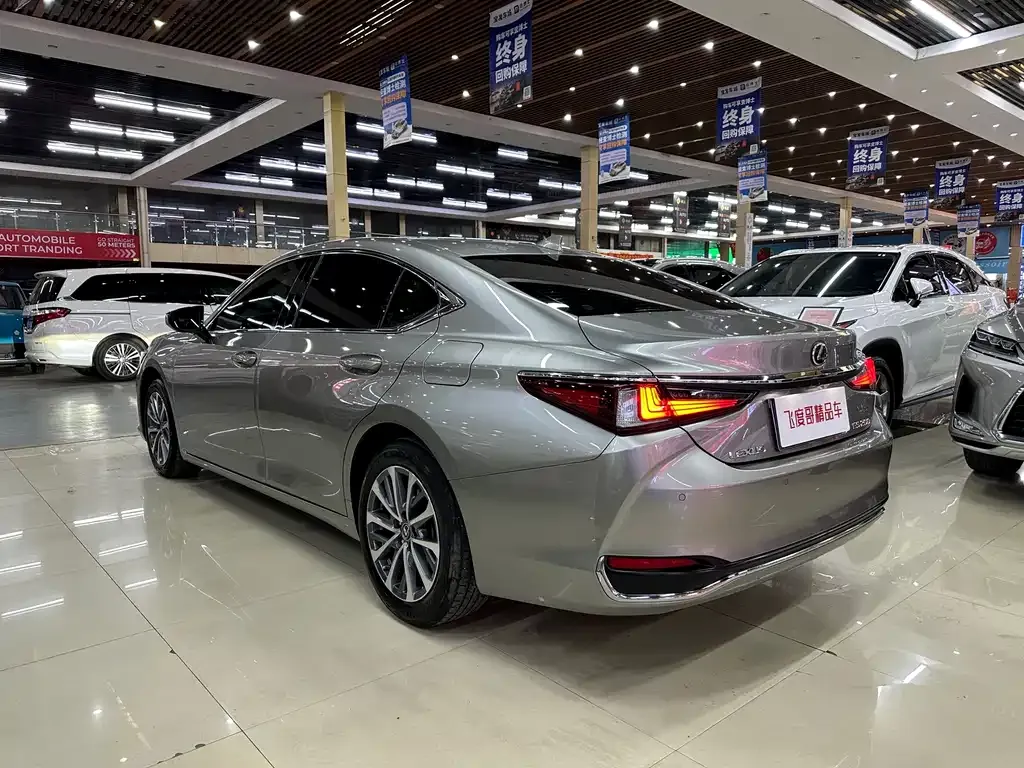 Lexus ES — фото 7