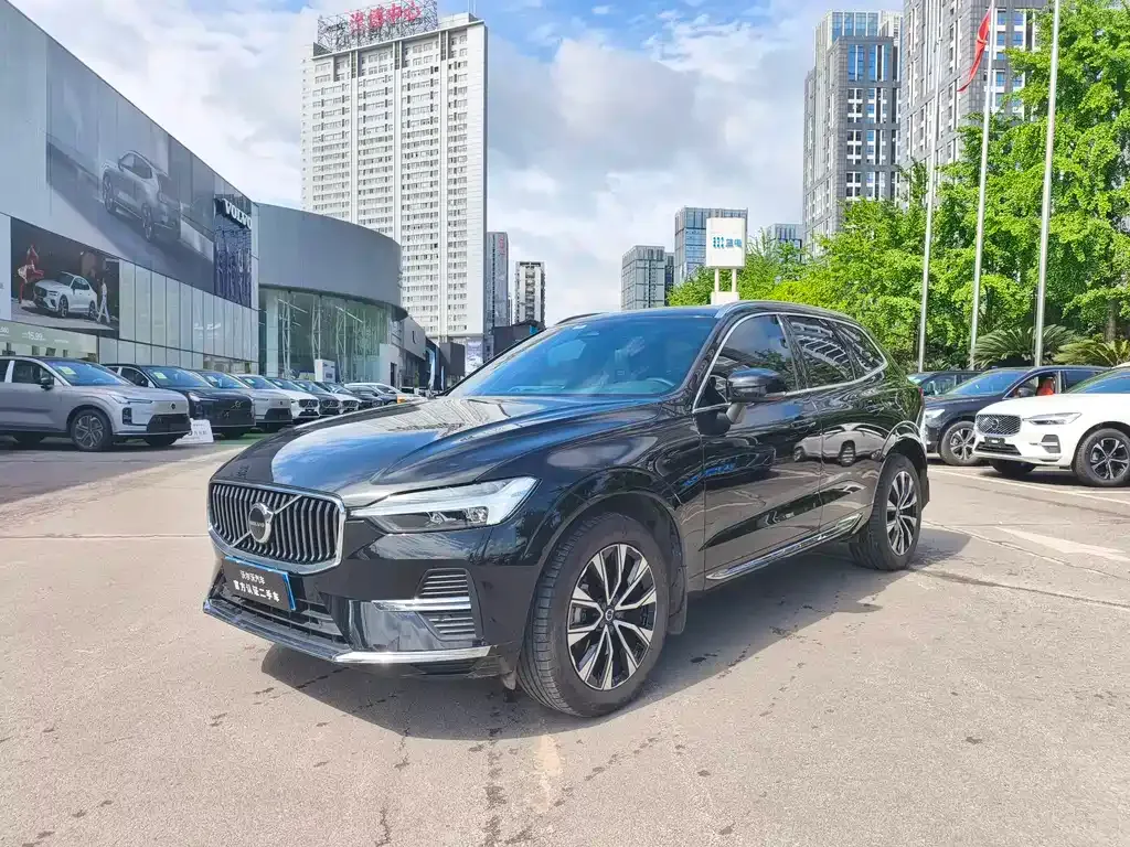 Volvo XC60 — фото 1