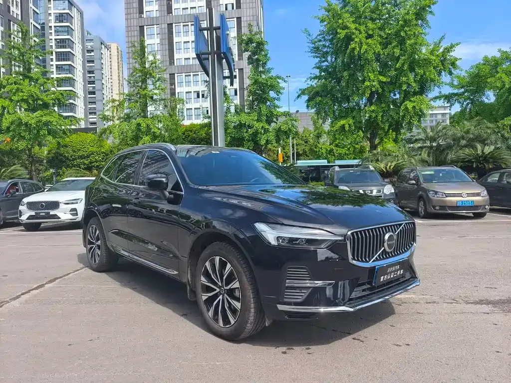 Volvo XC60 — фото 10
