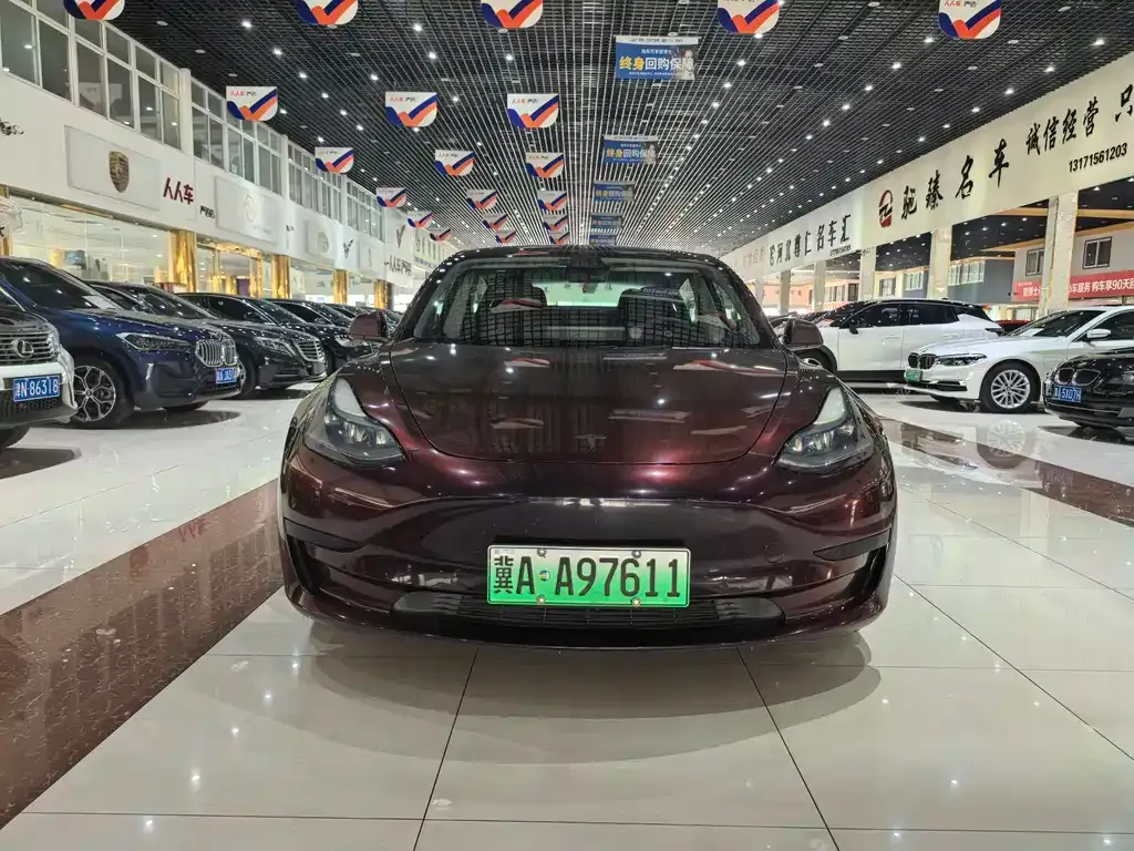 Tesla Model 3 — фото 8
