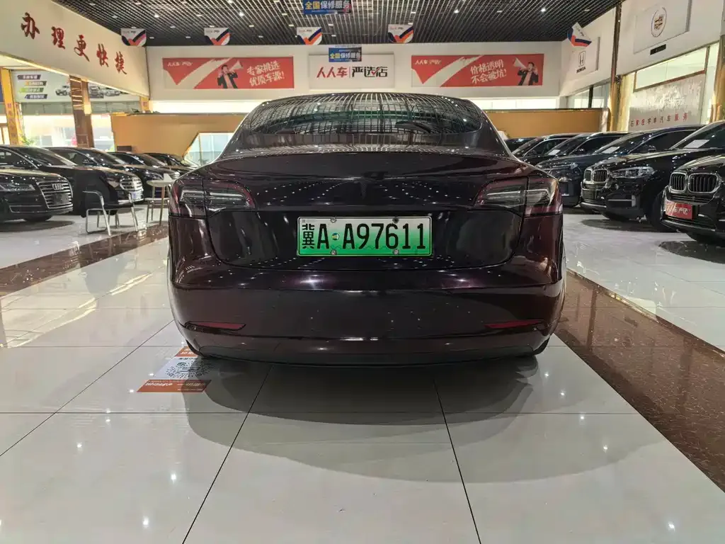 Tesla Model 3 — фото 7
