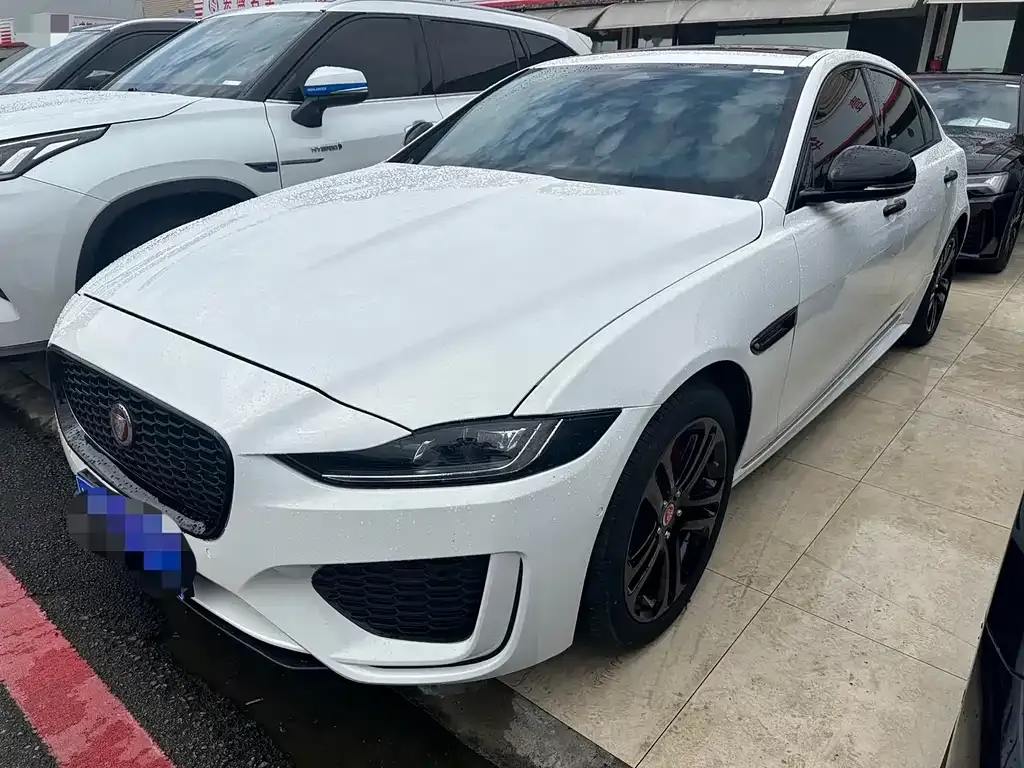 Jaguar XEL — фото 1