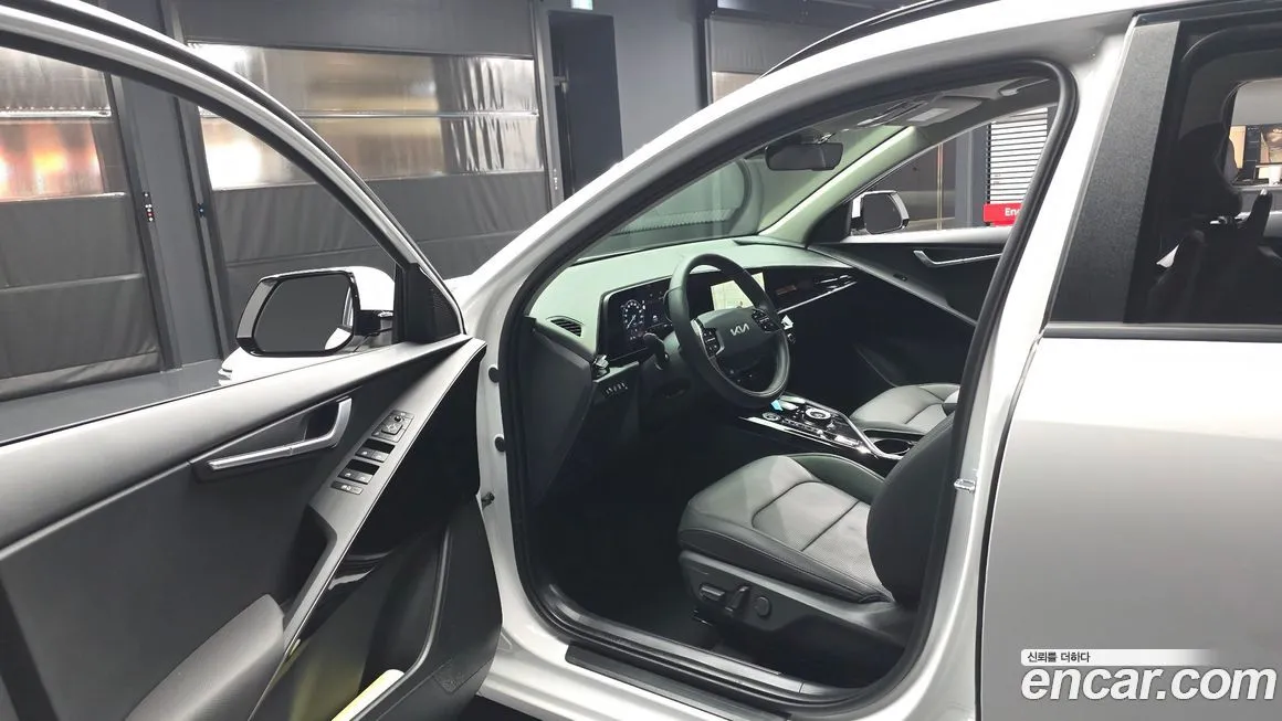 Kia Niro — фото 10