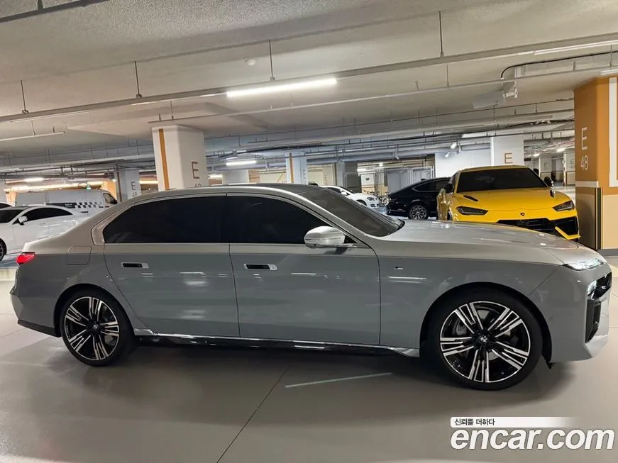 BMW 7-Series 2023 из KR, фото 9