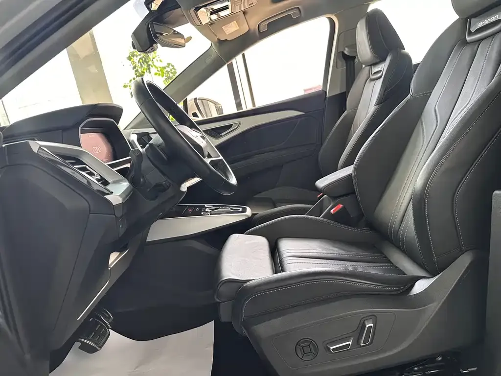 Audi Q5 e-tron 2025 из CN, фото 10