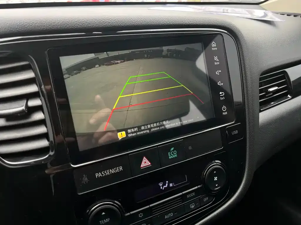 Mitsubishi Outlander 2023 из CN, фото 9