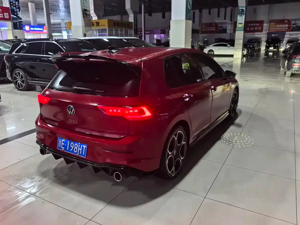 Volkswagen Golf GTI — фото 5