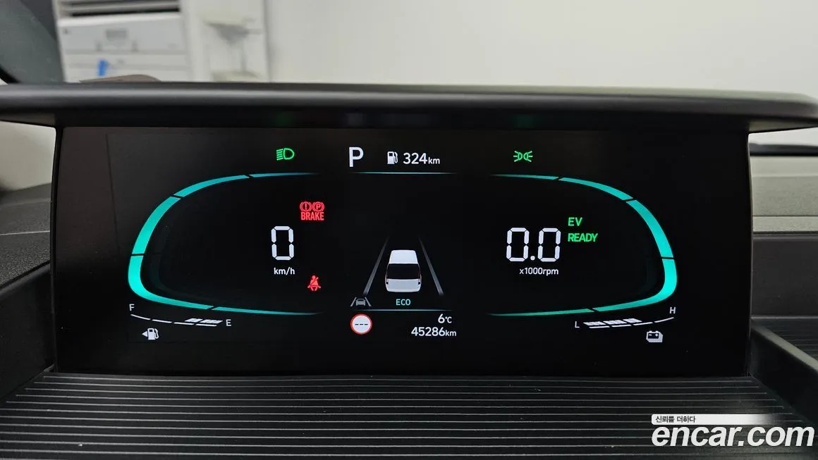 Hyundai Staria 2025 из KR, фото 3
