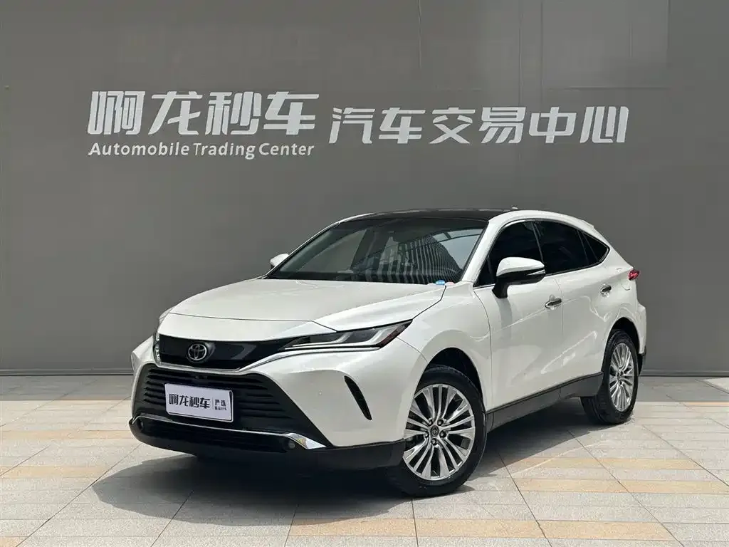 Toyota Harrier — фото 1