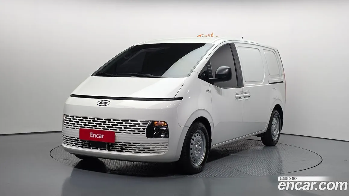 Hyundai Staria — фото 1