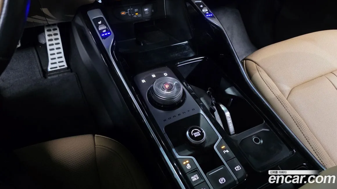Kia Sorento — фото 10