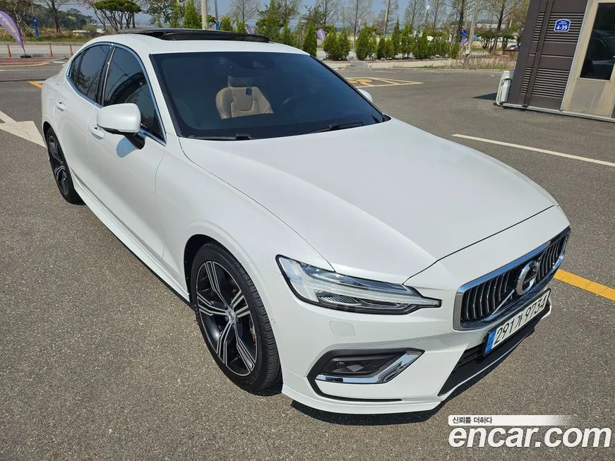 Volvo S60 2021 из KR, фото 3