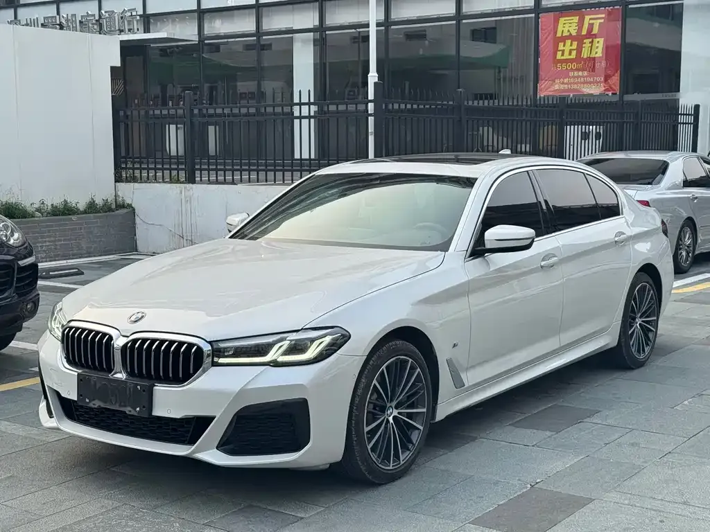 BMW 5 Series — фото 1