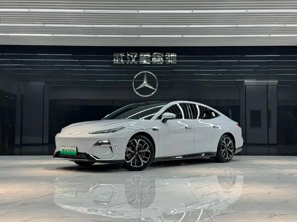 Geely Galaxy E8 — фото 1