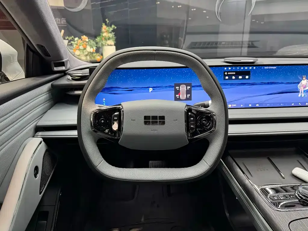 Geely Galaxy E8 — фото 10