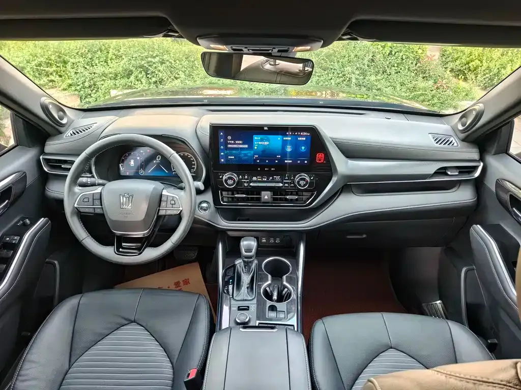 Toyota Crown Kluger 2024 из CN, фото 6