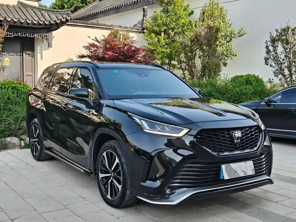 Toyota Crown Kluger 2024 из CN, фото 8