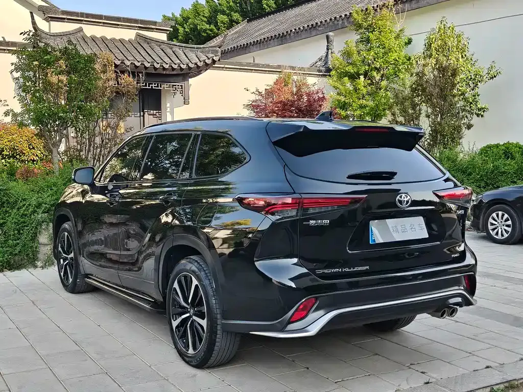 Toyota Crown Kluger 2024 из CN, фото 7