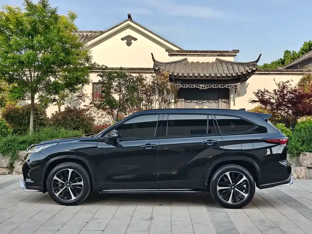 Toyota Crown Kluger 2024 из CN, фото 5