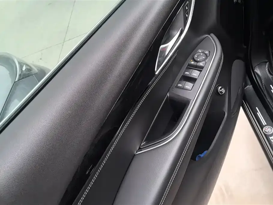 Buick Envision Plus — фото 10