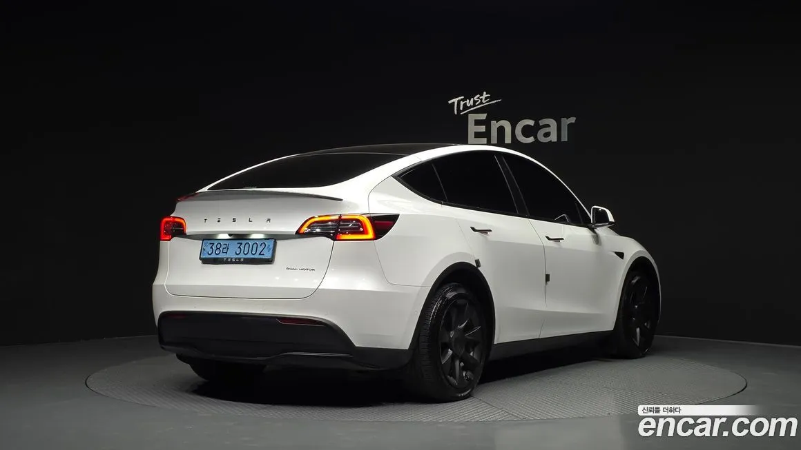 Tesla Model Y — фото 5