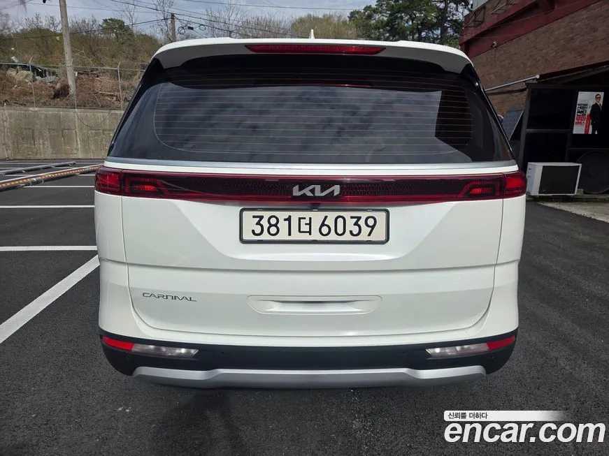 Kia Carnival — фото 4