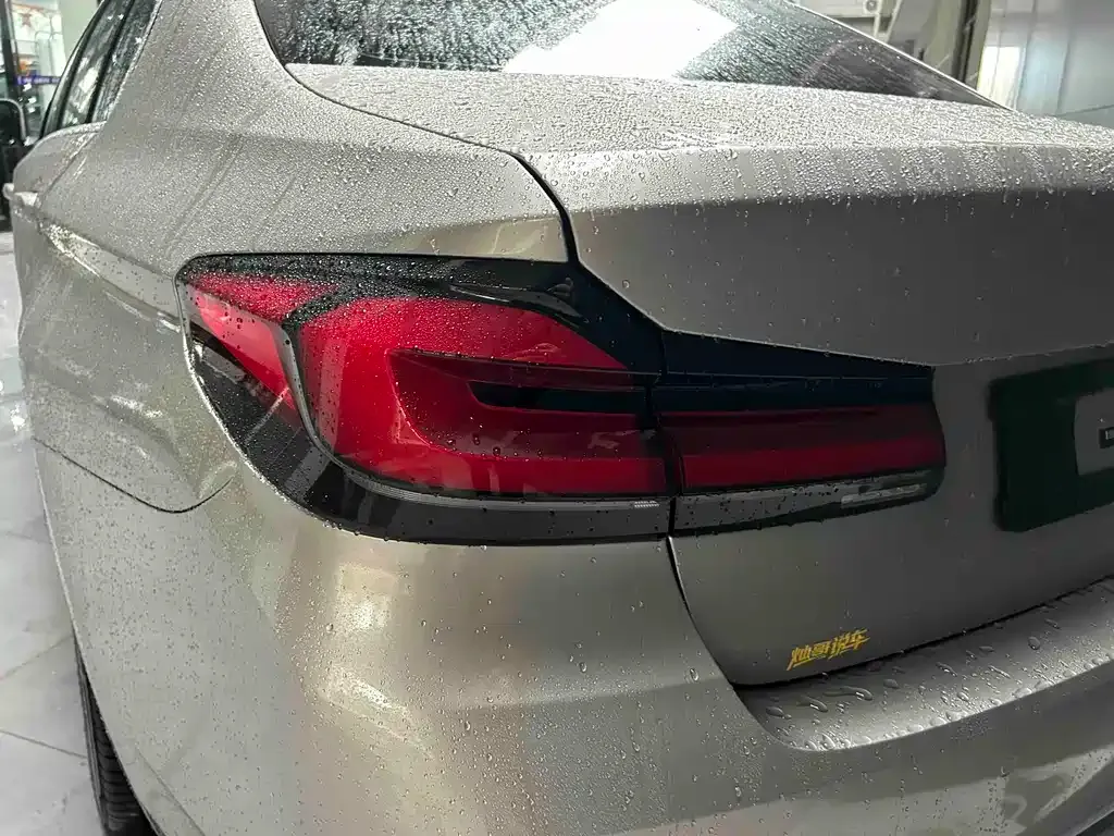 BMW 5 Series — фото 9