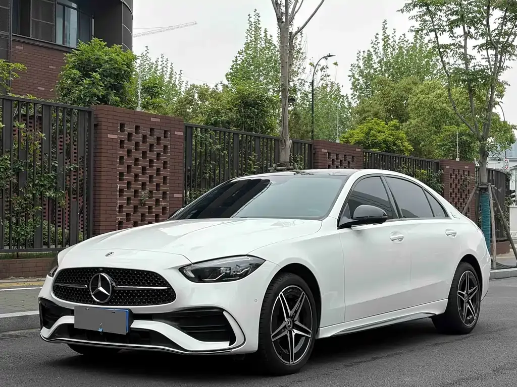 Mercedes-Benz C-Class — фото 1