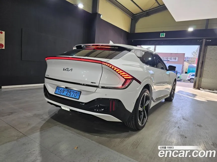 Kia EV6 2023 из KR, фото 10