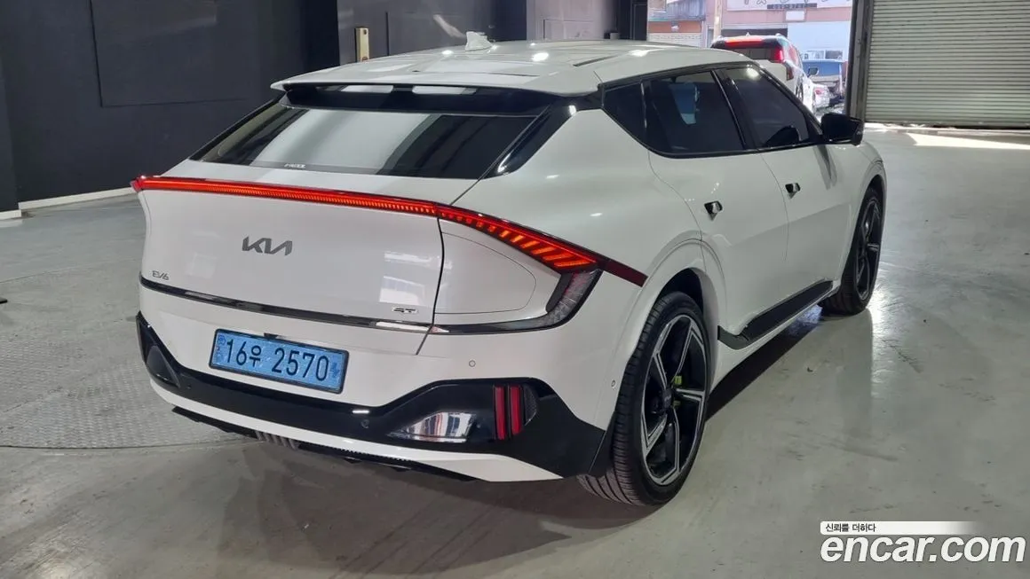 Kia EV6 2023 из KR, фото 5