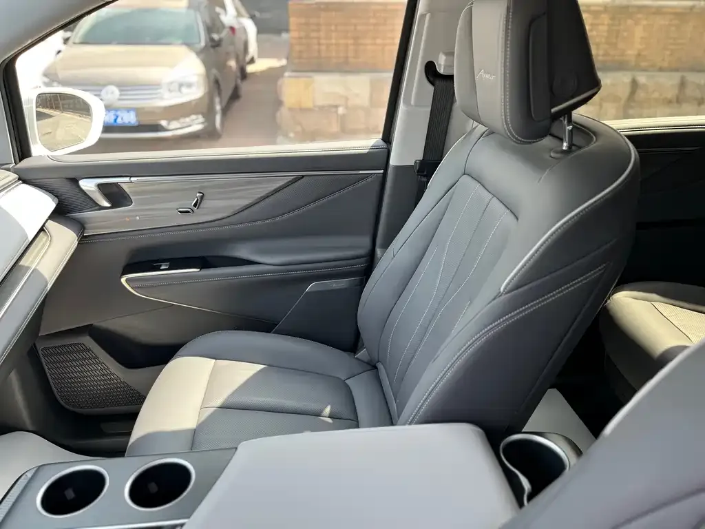 Buick GL8 Hybrid 2025 из CN, фото 7