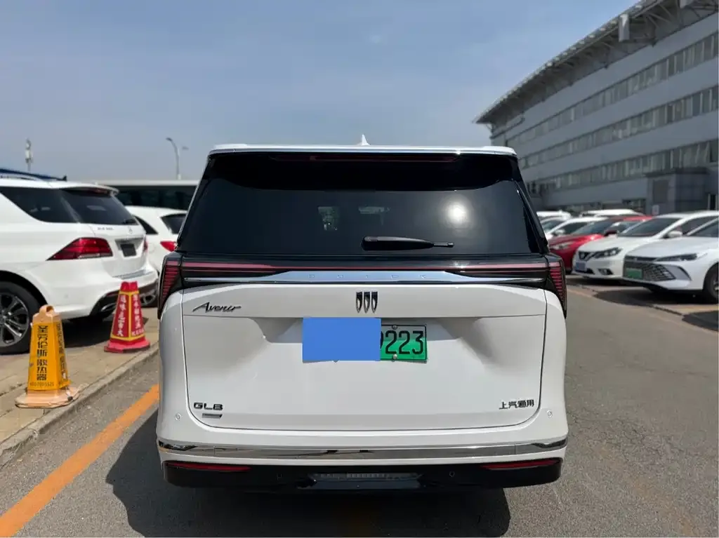 Buick GL8 Hybrid 2025 из CN, фото 10