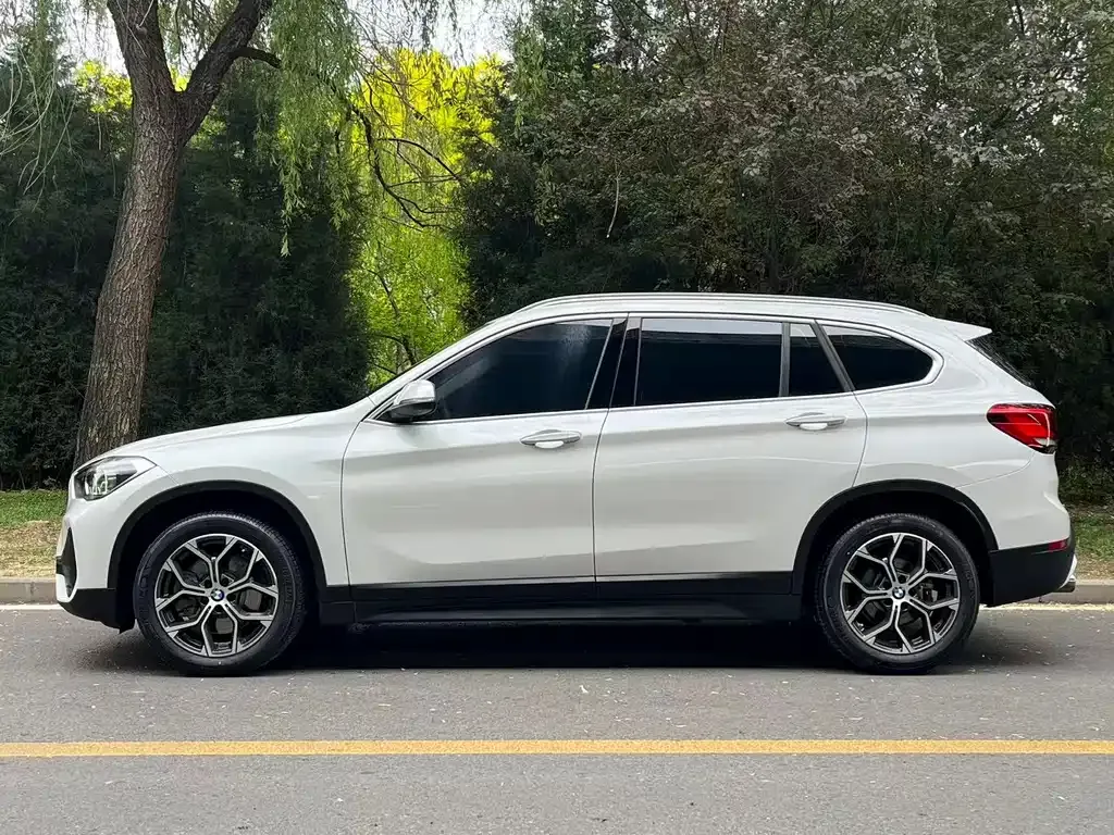 BMW X1 — фото 9