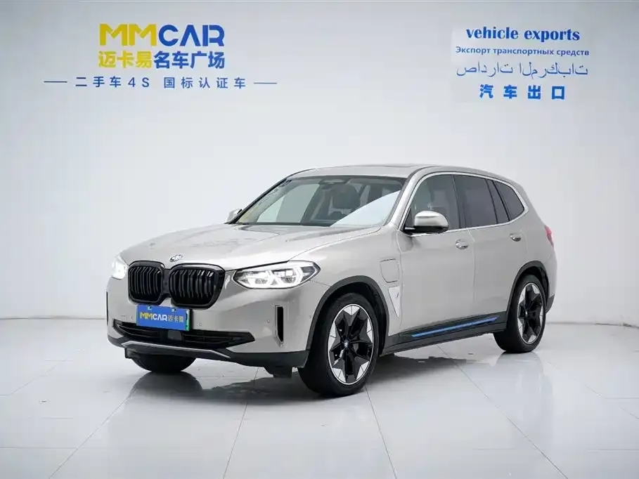 BMW iX3 — фото 1