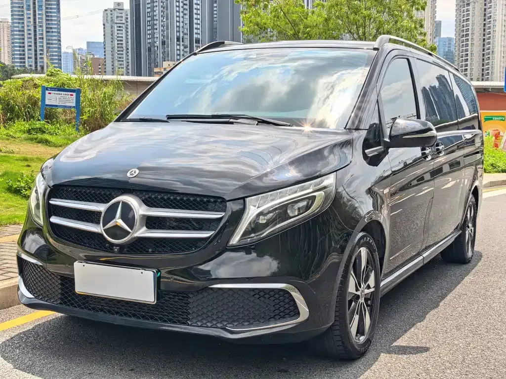 Mercedes-Benz V-Class — фото 1