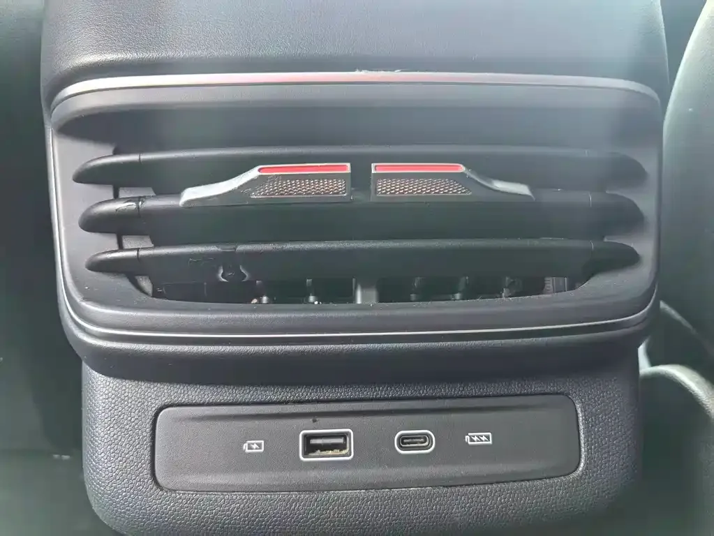 Hongqi HS3 PHEV 2025 из CN, фото 10