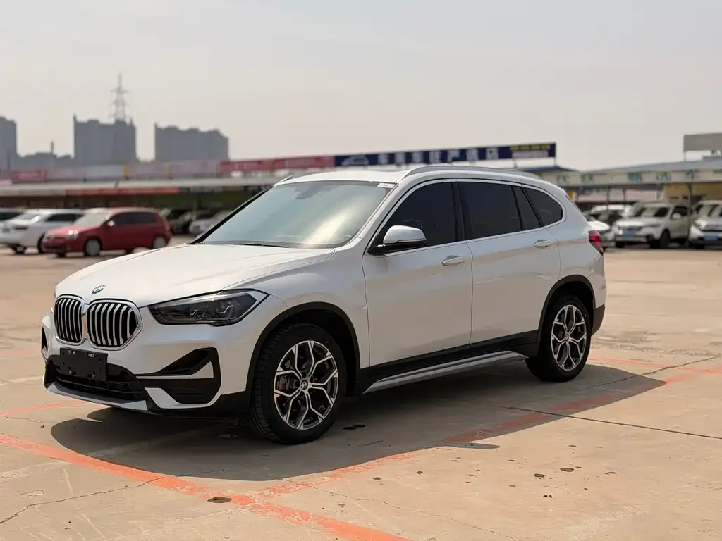 BMW X1 — фото 1