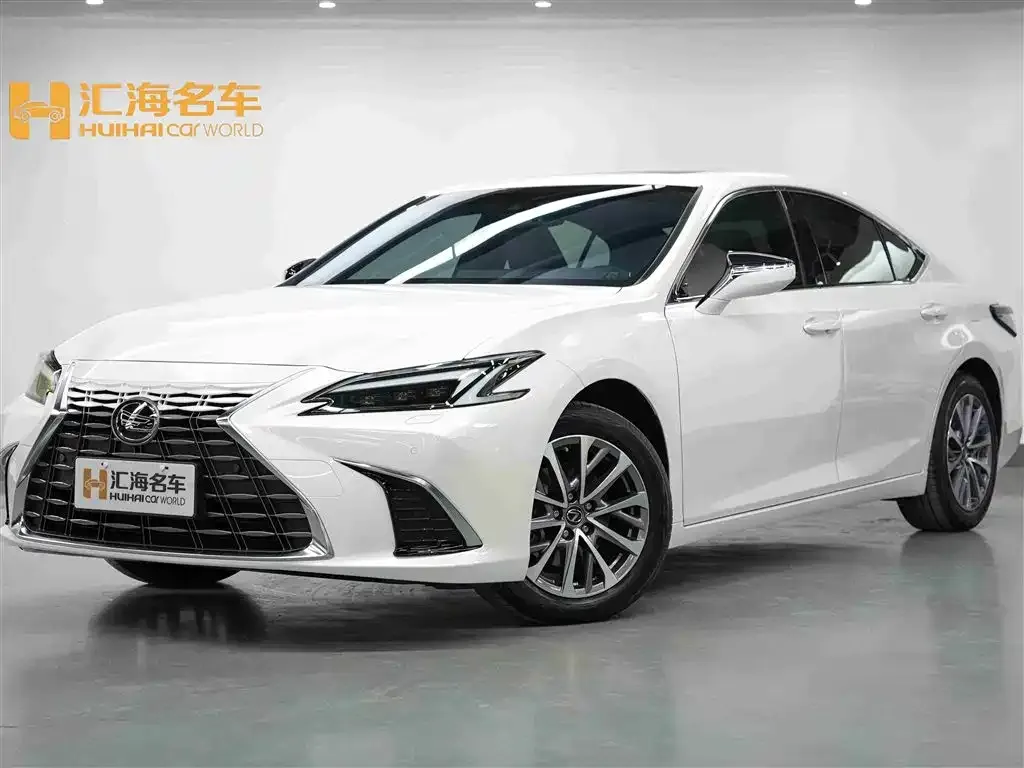 Lexus ES — фото 1