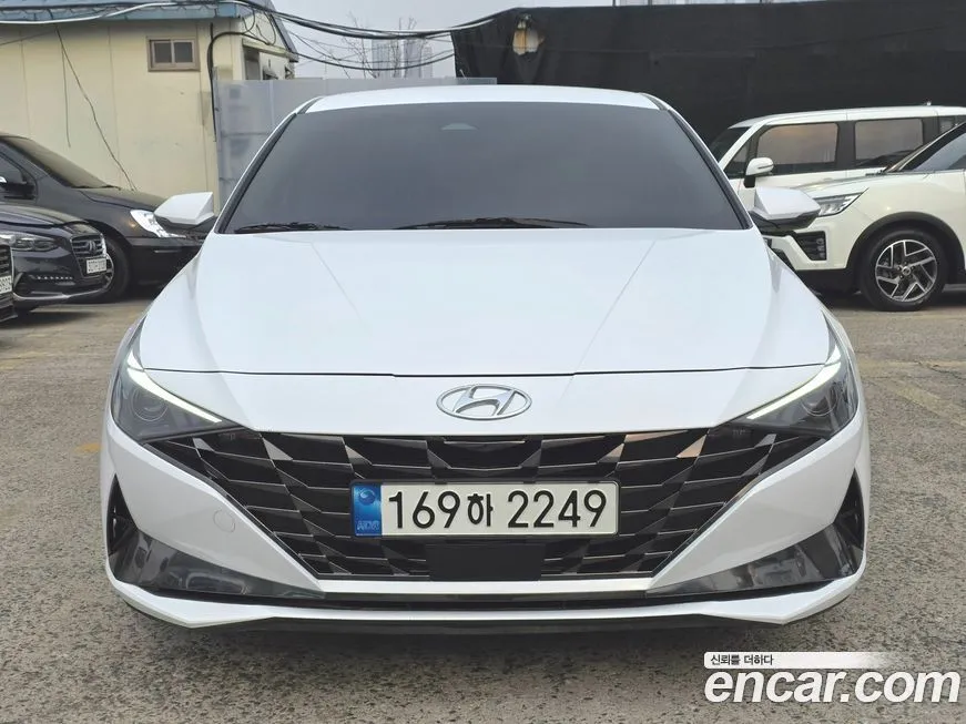 Hyundai AVANTE — фото 1