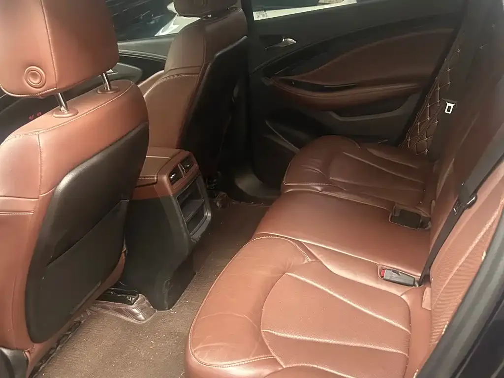 Buick Envision Plus — фото 4
