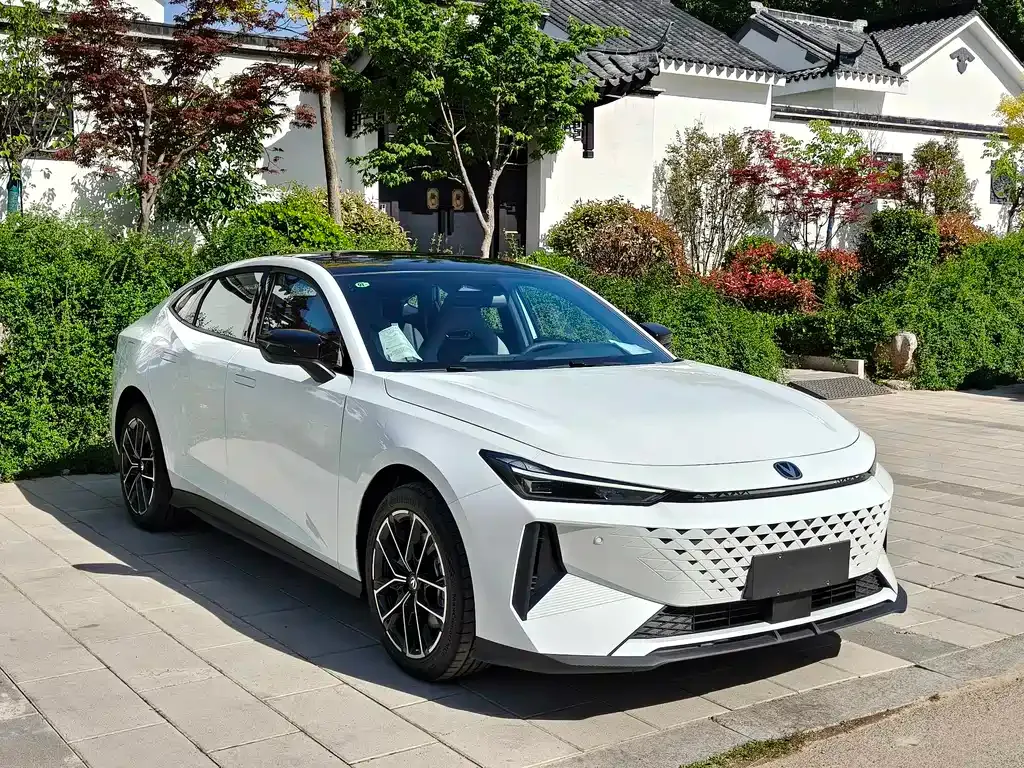 Changan UNI-V iDD 2025 из CN, фото 10