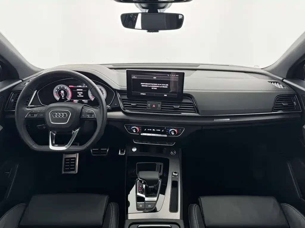 Audi Q5L — фото 3