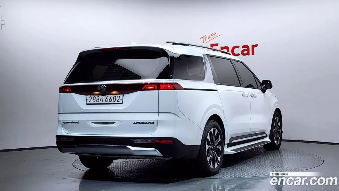Kia Carnival — фото 6