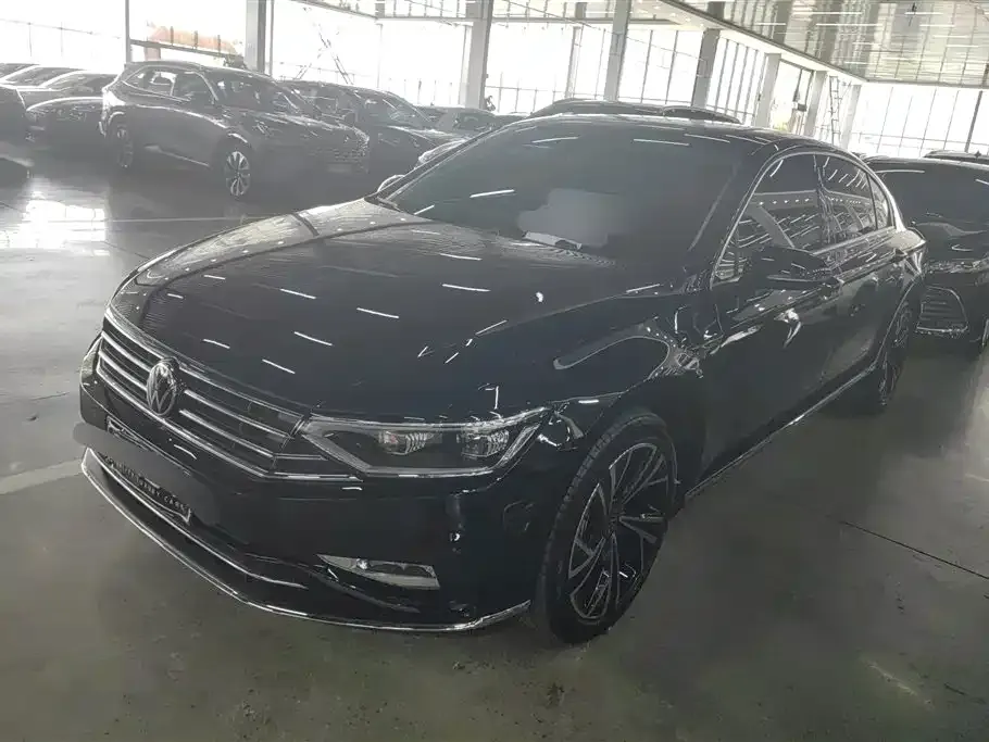 Volkswagen Passat — фото 1