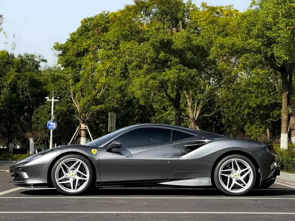 Ferrari F8 — фото 8