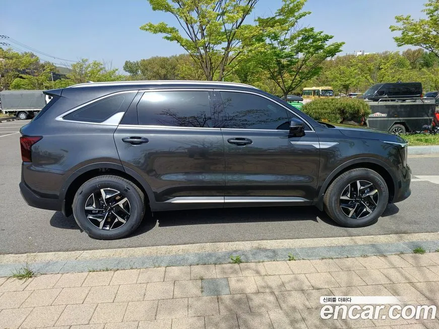 Kia Sorento — фото 8