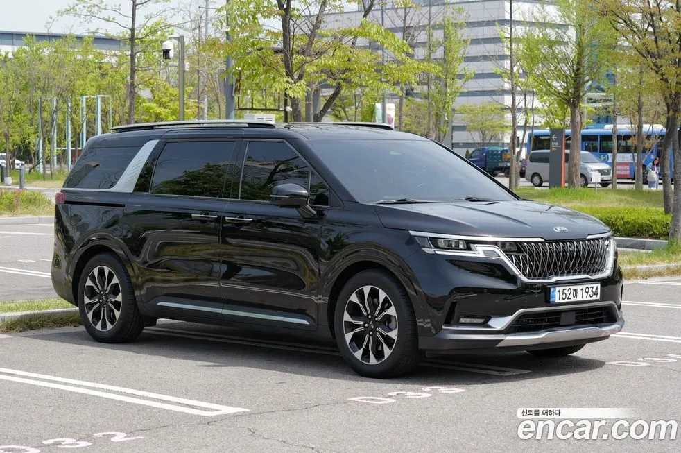Kia Carnival — фото 10