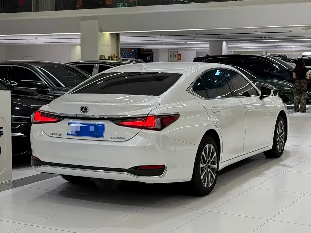 Lexus ES — фото 3
