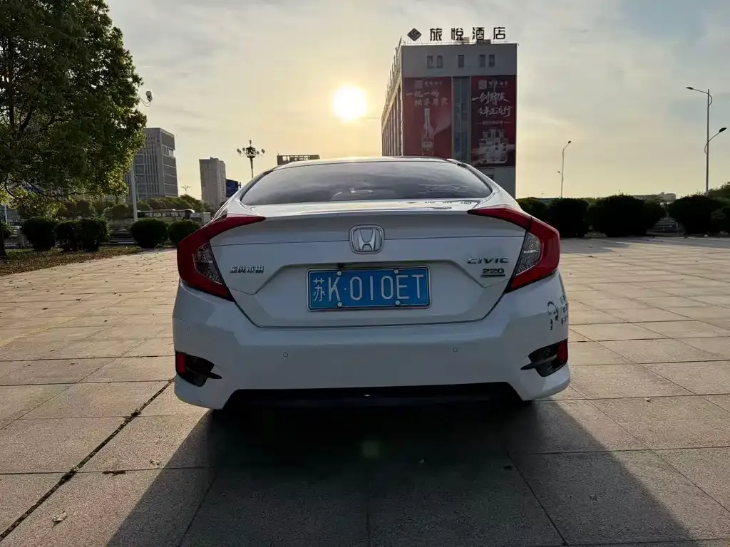 Honda Civic — фото 6